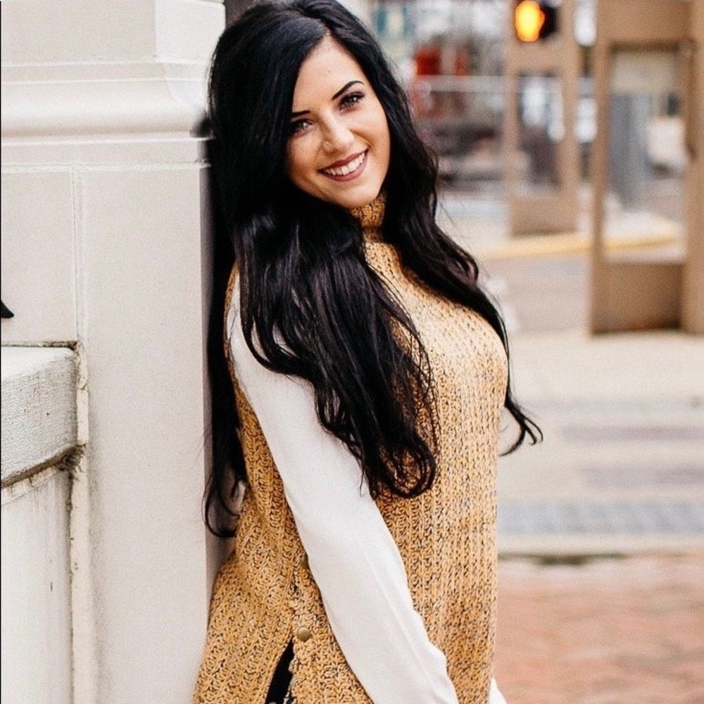 Take A Walk Sleeveless Sweater